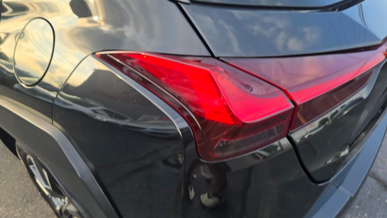 Lexus UX 200 Base 2019