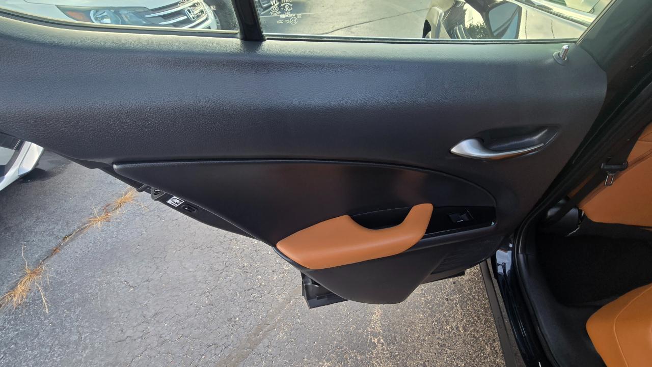 Lexus UX 200 Base 2019