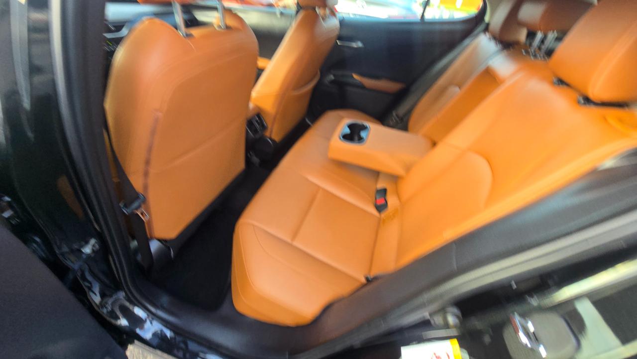 Lexus UX 200 Base 2019