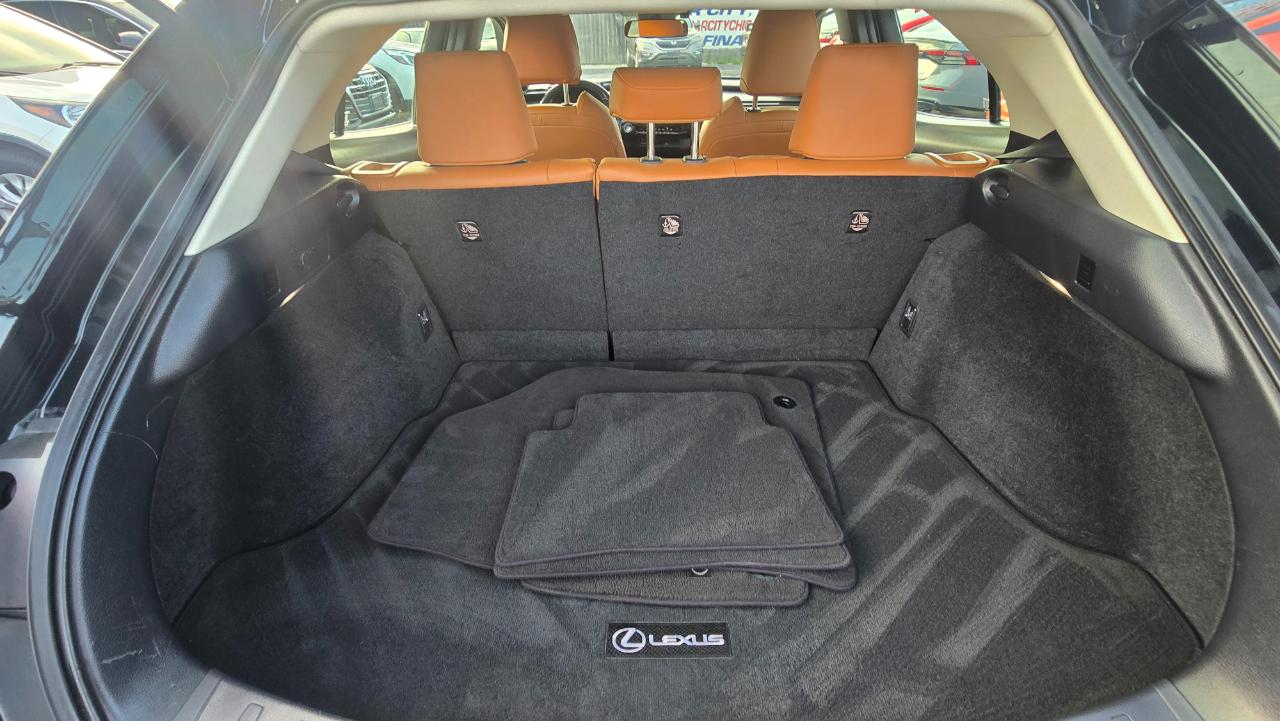 Lexus UX 200 Base 2019