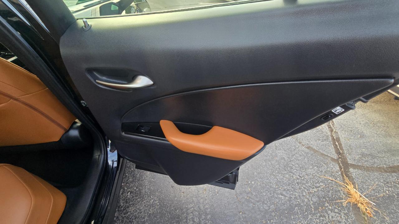 Lexus UX 200 Base 2019