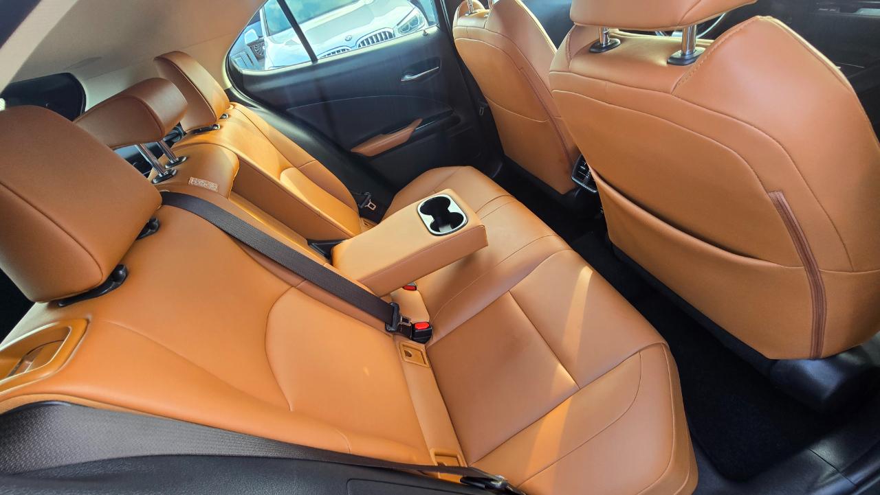 Lexus UX 200 Base 2019