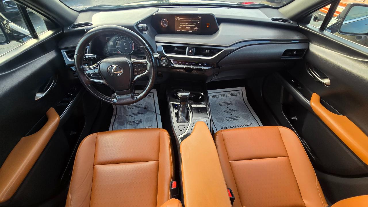 Lexus UX 200 Base 2019