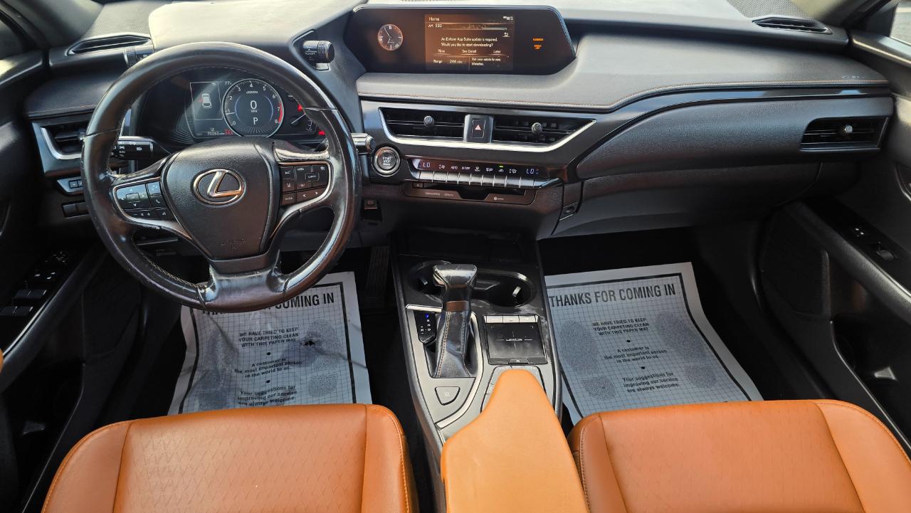 Lexus UX 200 Base 2019