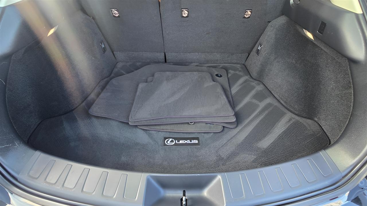 Lexus UX 200 Luxury 2019
