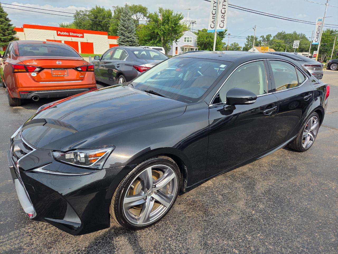 Lexus IS 300 RWD 2018