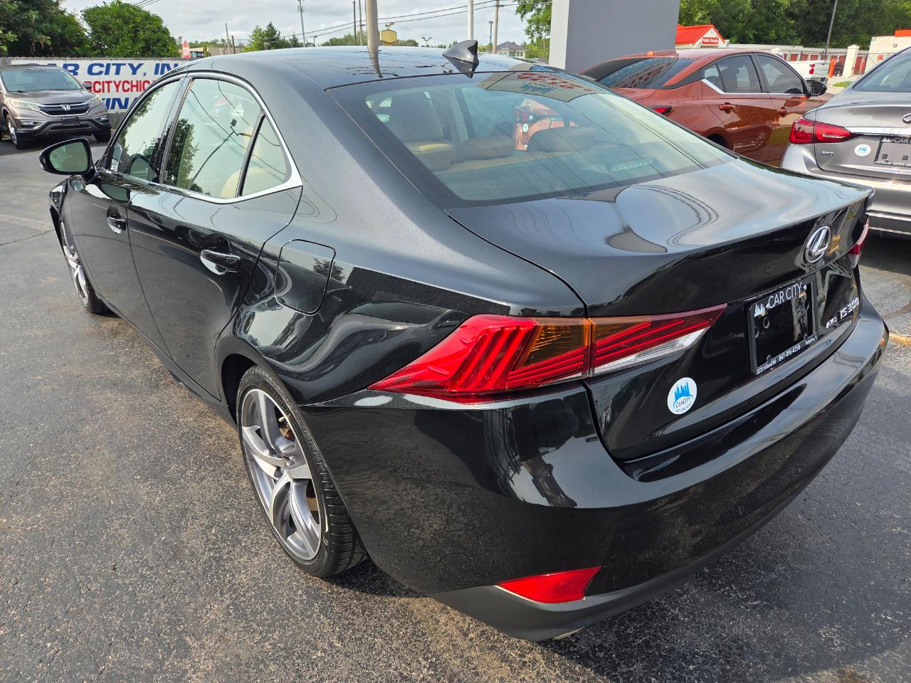 Lexus IS 300 RWD 2018