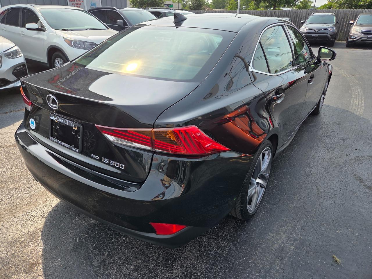Lexus IS 300 RWD 2018