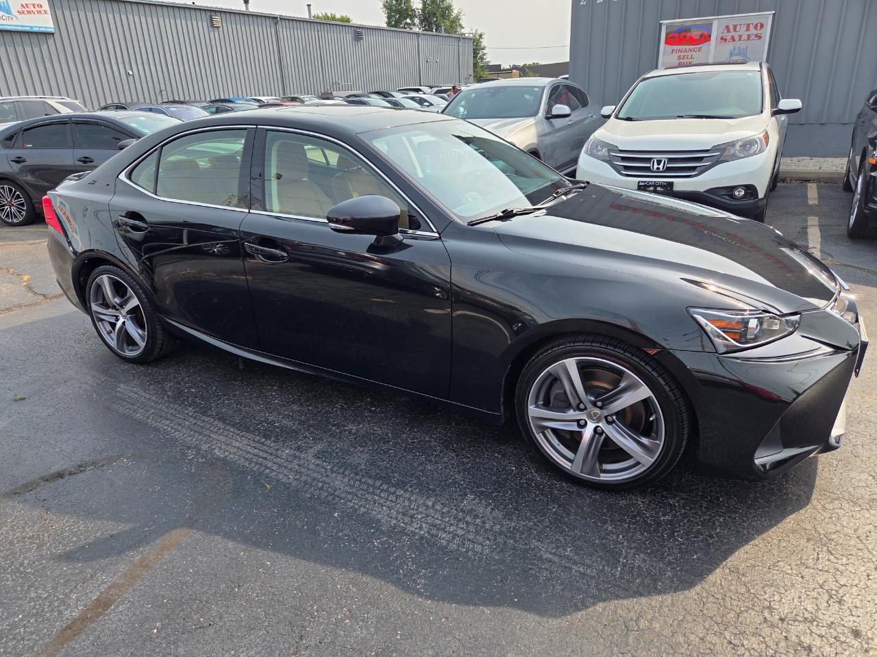 Lexus IS 300 RWD 2018