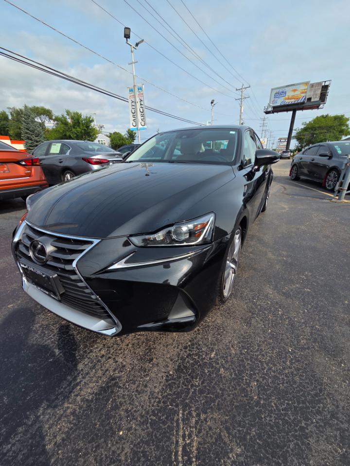 Lexus IS 300 RWD 2018