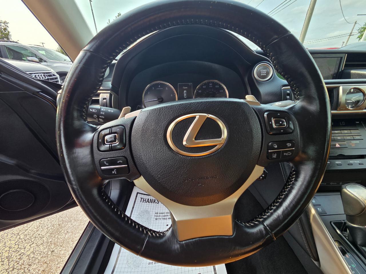 Lexus IS 300 RWD 2018
