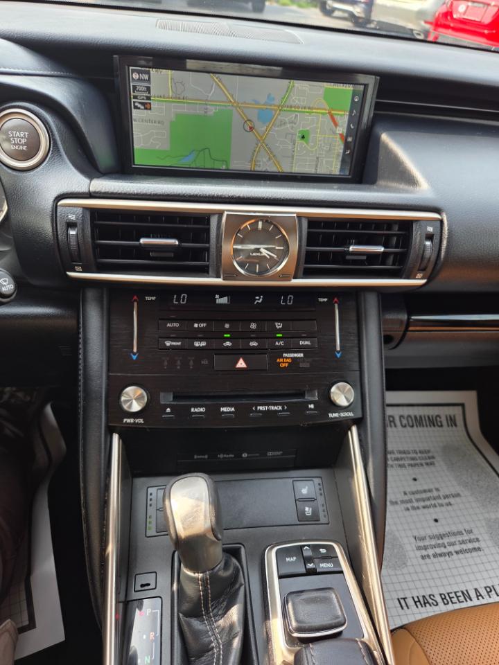 Lexus IS 300 RWD 2018