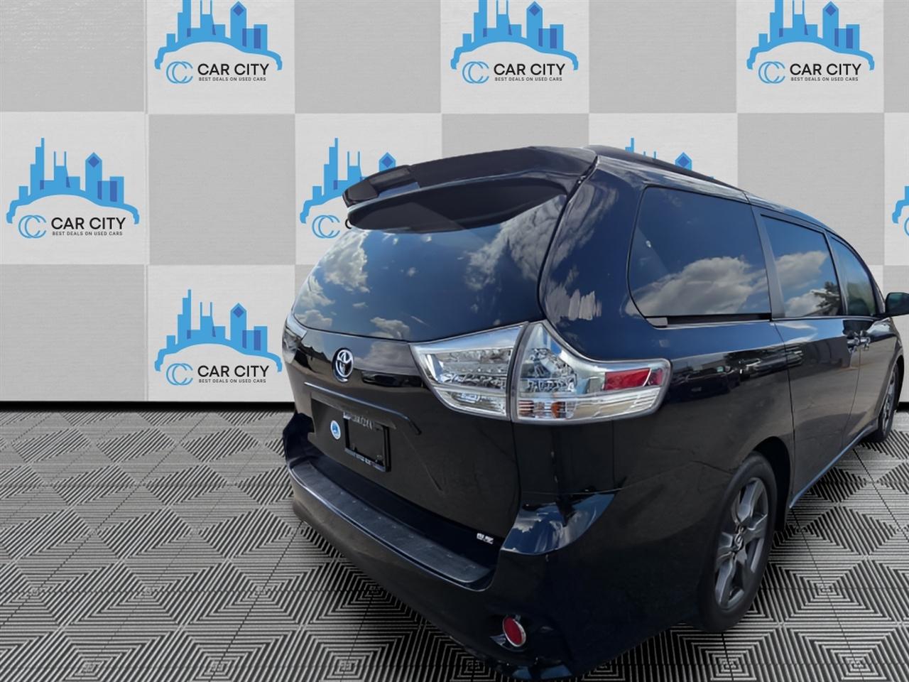 Toyota Sienna SE 8-Passenger 2018
