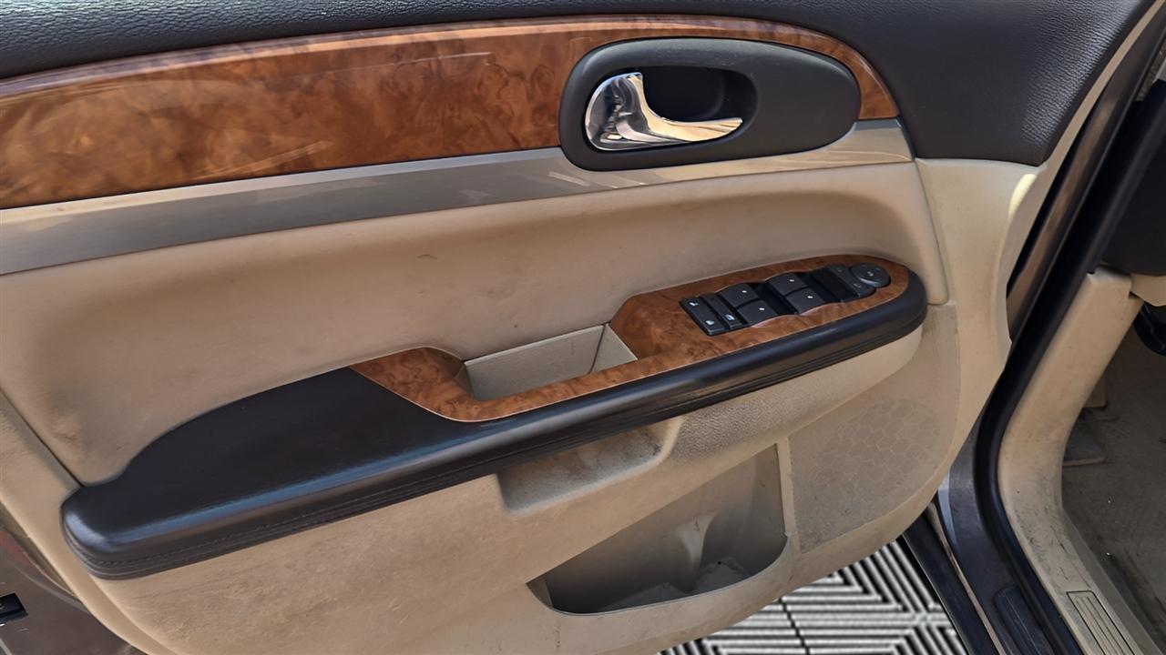 Buick Enclave Convenience FWD 2012