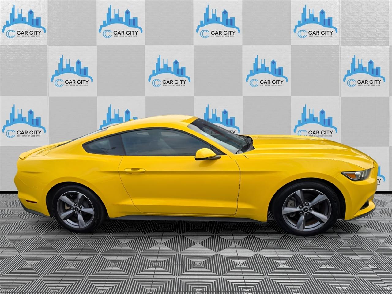 Ford Mustang EcoBoost Coupe 2015