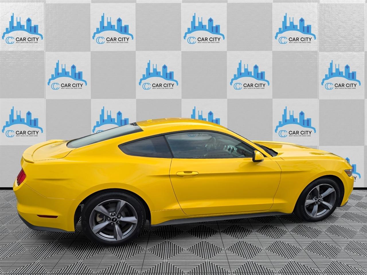 Ford Mustang EcoBoost Coupe 2015
