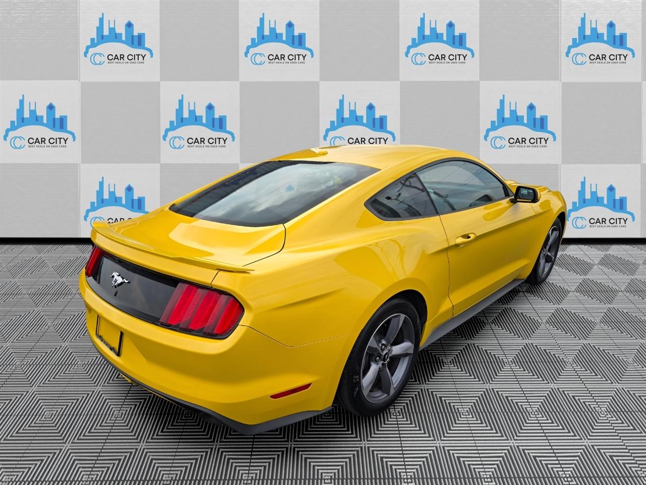 Ford Mustang EcoBoost Coupe 2015