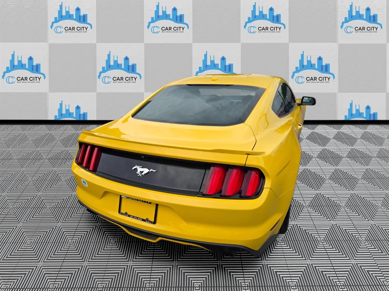 Ford Mustang EcoBoost Coupe 2015