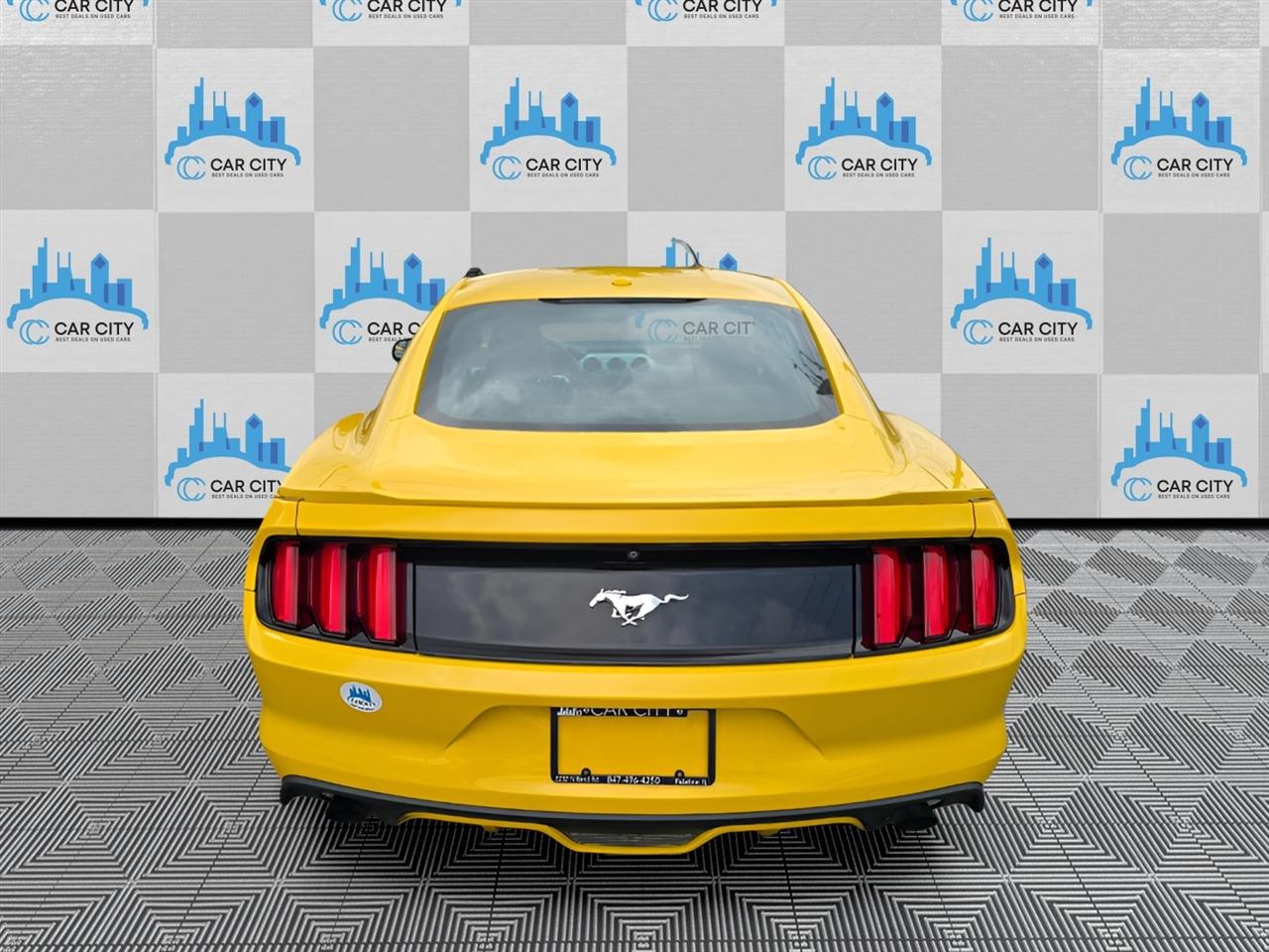 Ford Mustang EcoBoost Coupe 2015