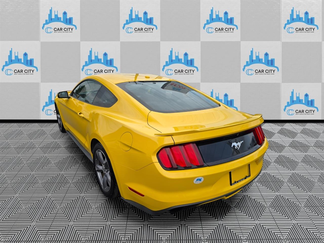 Ford Mustang EcoBoost Coupe 2015