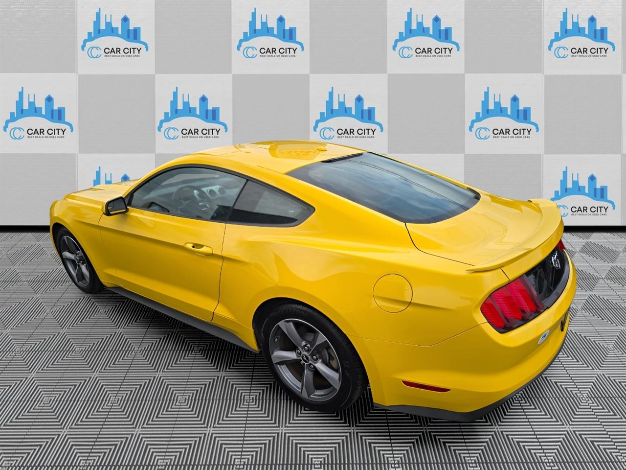 Ford Mustang EcoBoost Coupe 2015