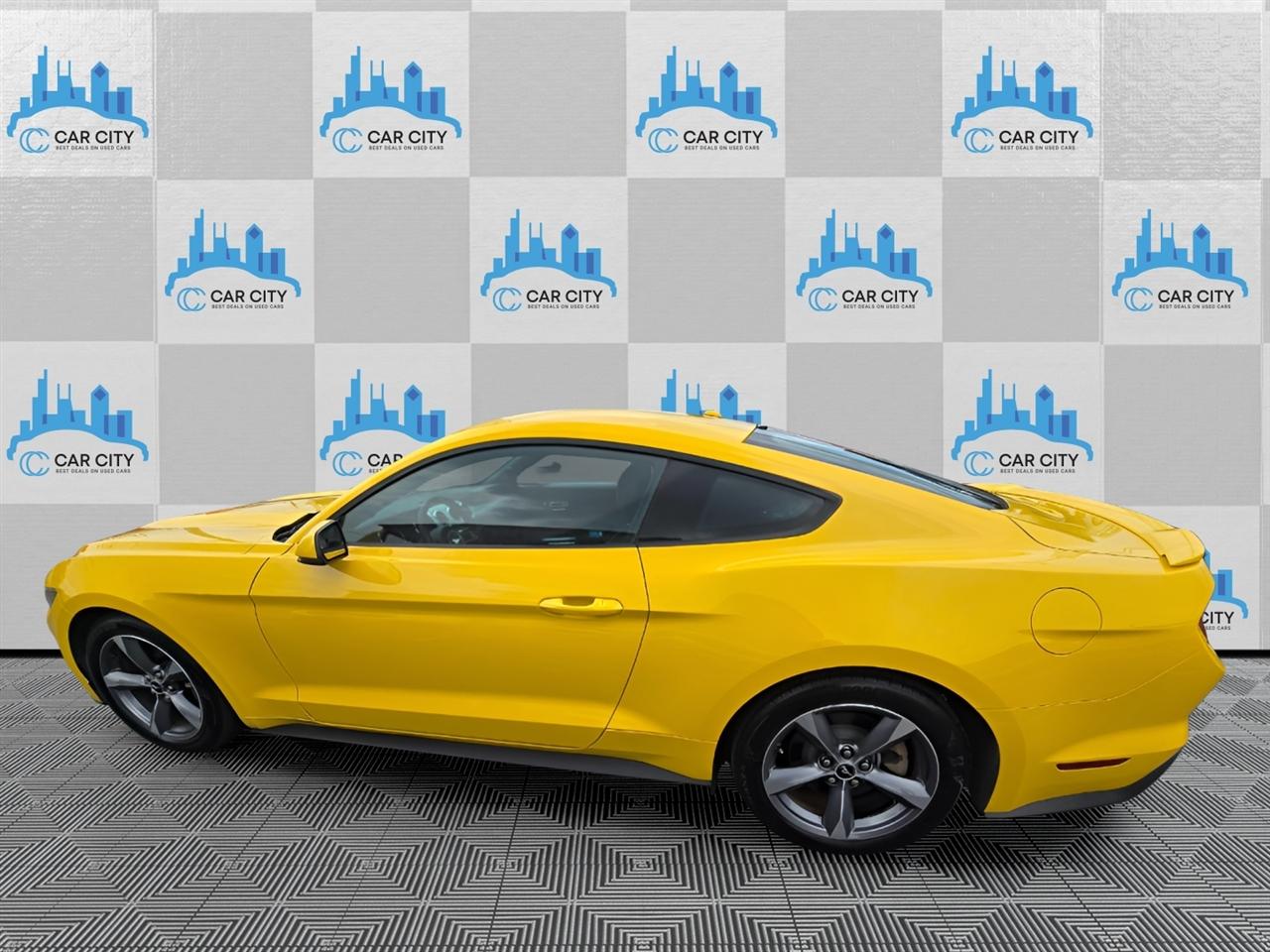 Ford Mustang EcoBoost Coupe 2015