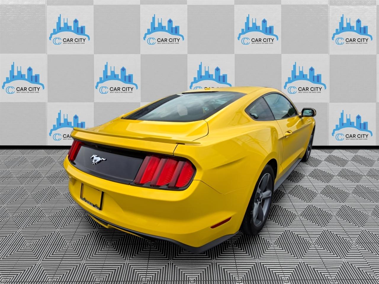 Ford Mustang EcoBoost Coupe 2015