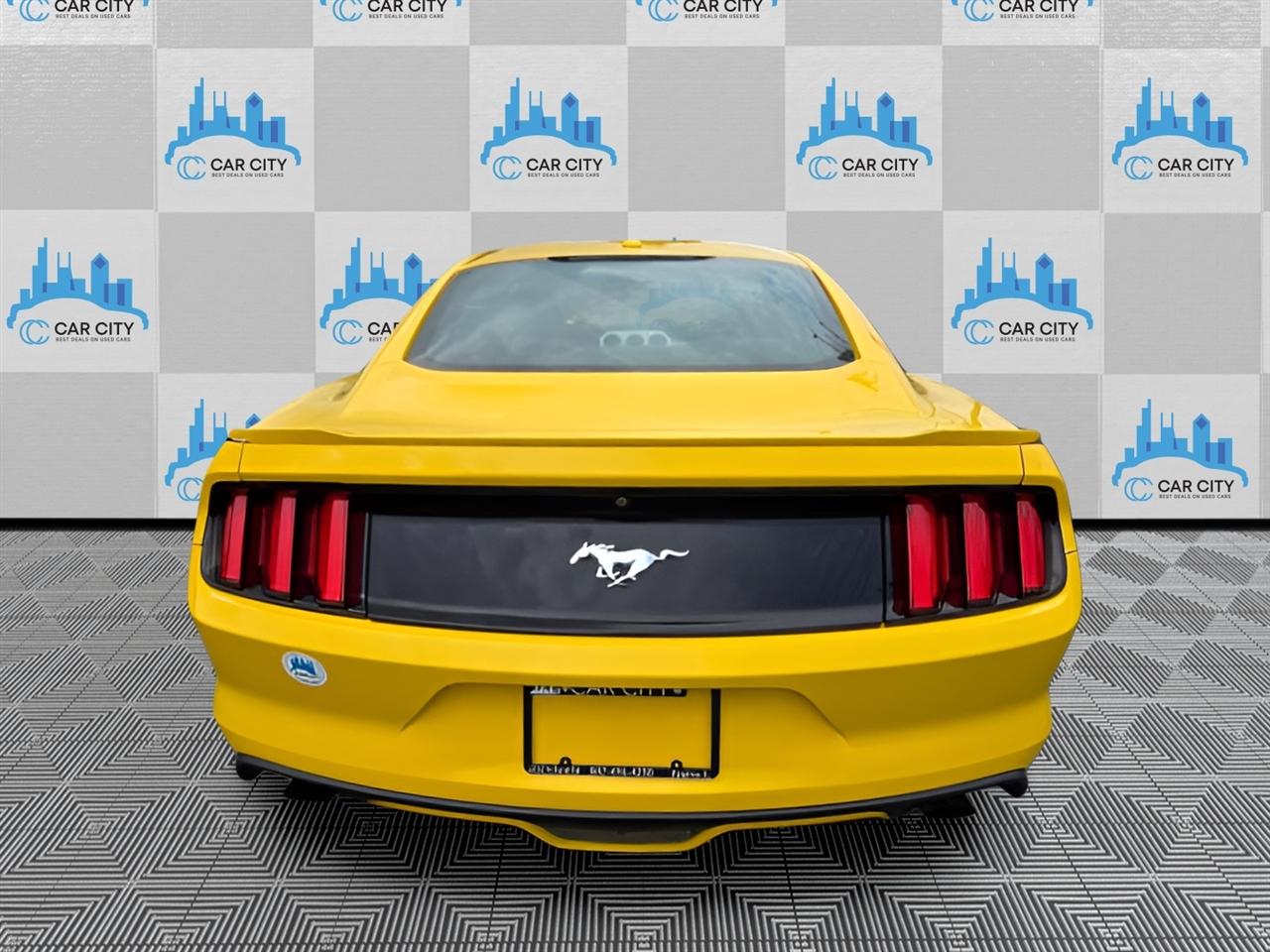 Ford Mustang EcoBoost Coupe 2015