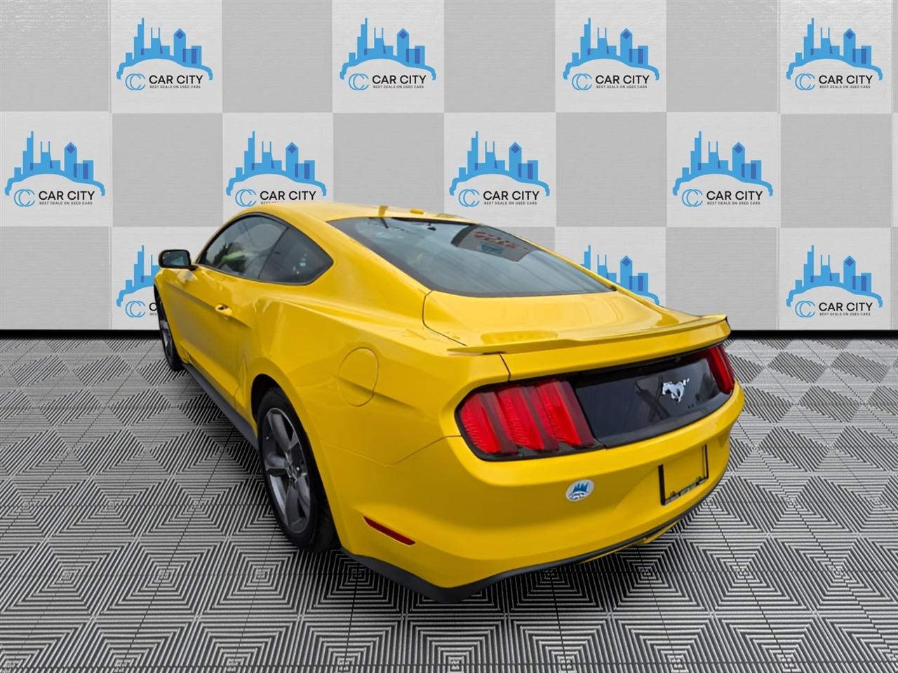 Ford Mustang EcoBoost Coupe 2015