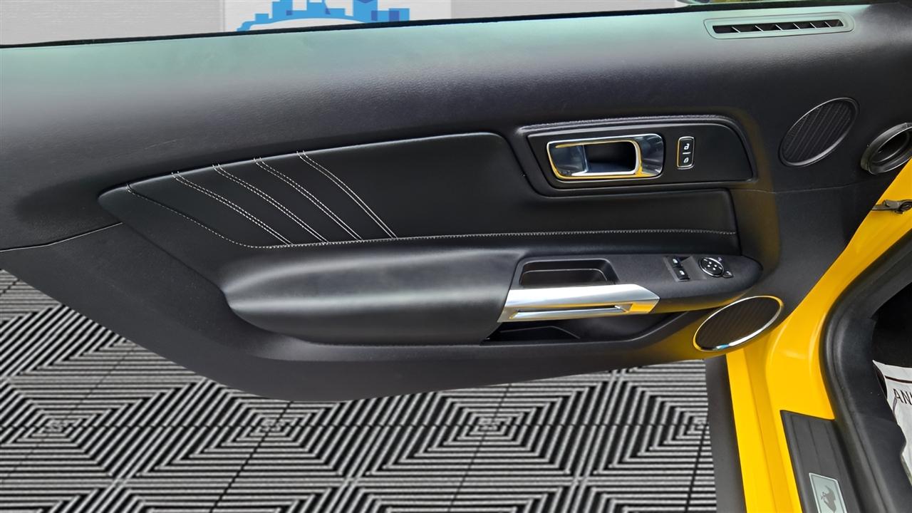 Ford Mustang EcoBoost Coupe 2015