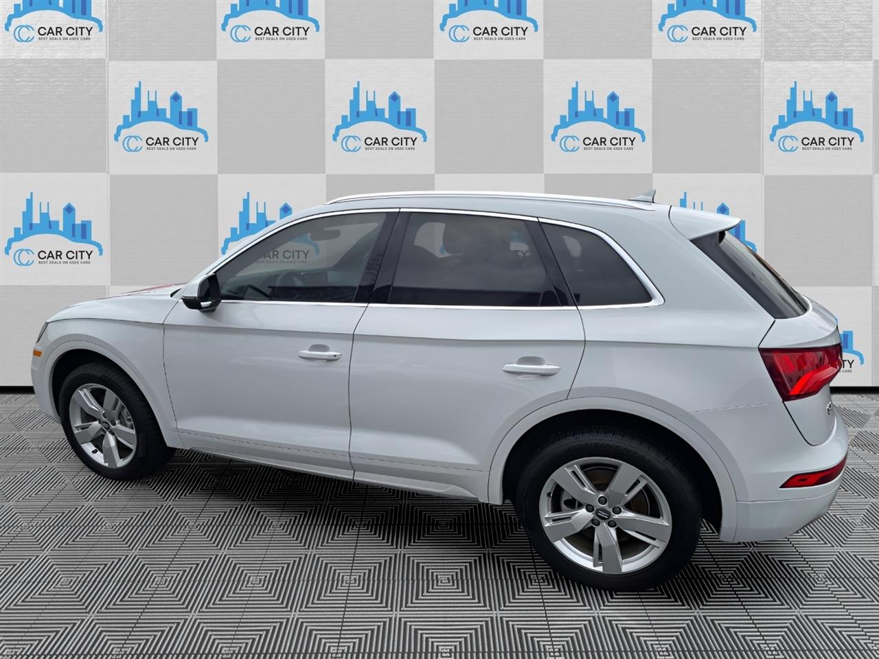 Audi Q5 2.0T Premium Plus quattro 2019