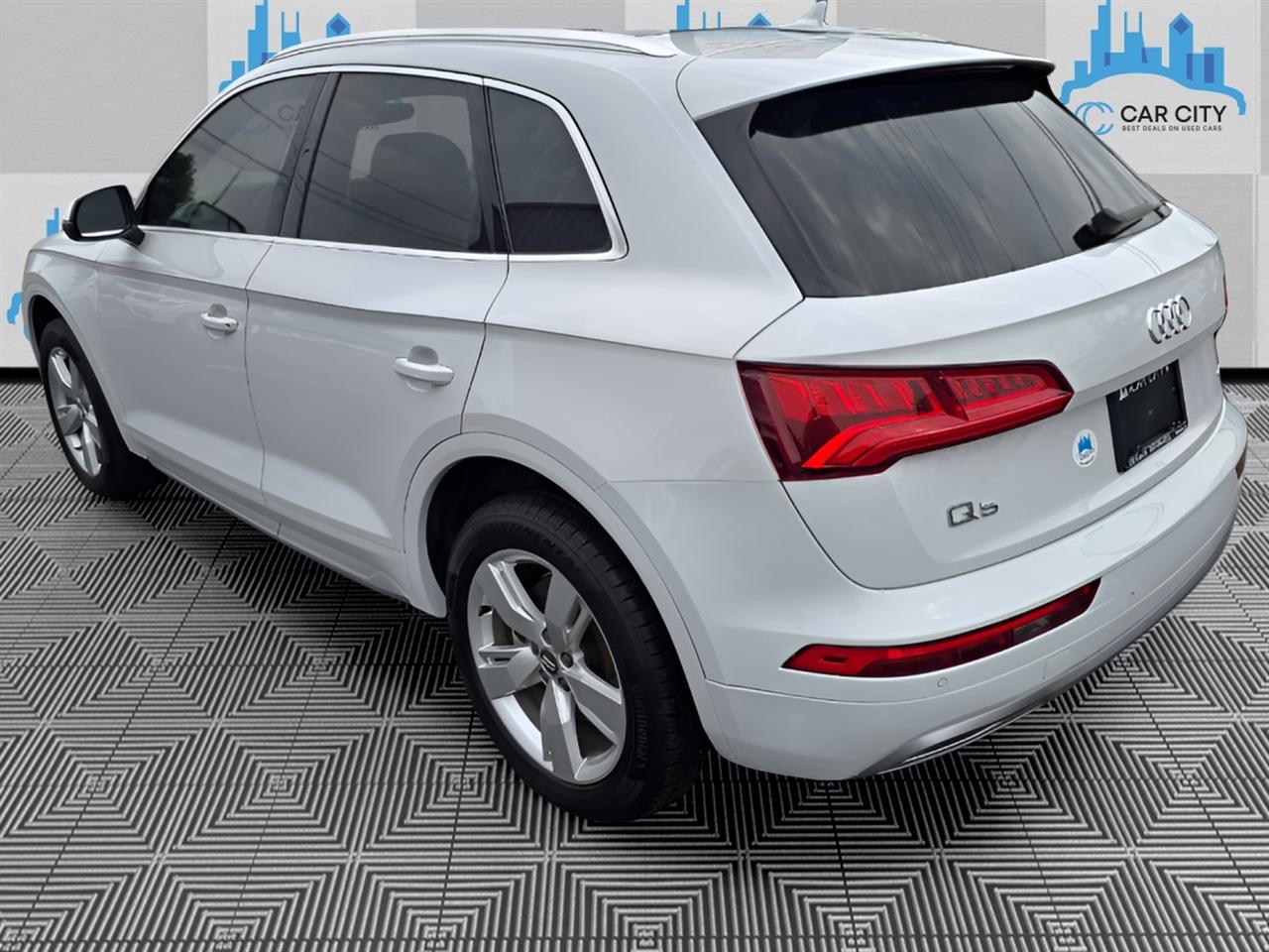 Audi Q5 2.0T Premium Plus quattro 2019