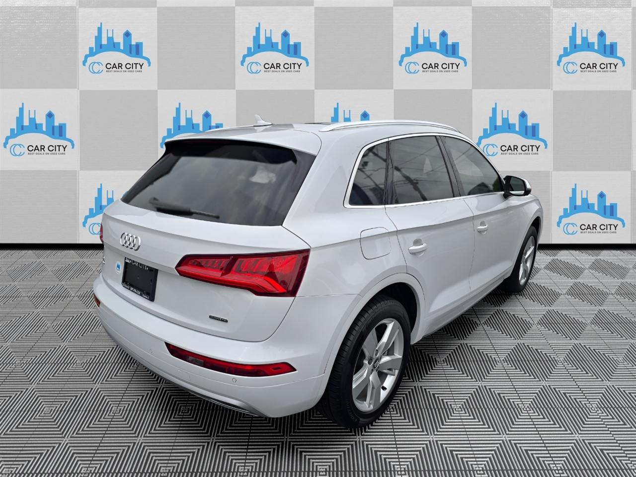 Audi Q5 2.0T Premium Plus quattro 2019