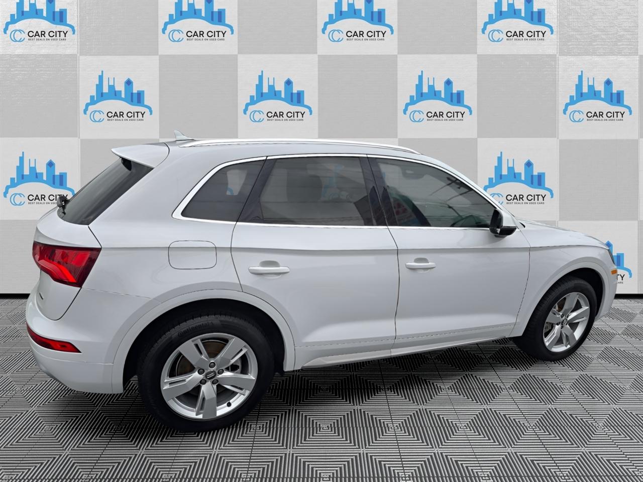 Audi Q5 2.0T Premium Plus quattro 2019