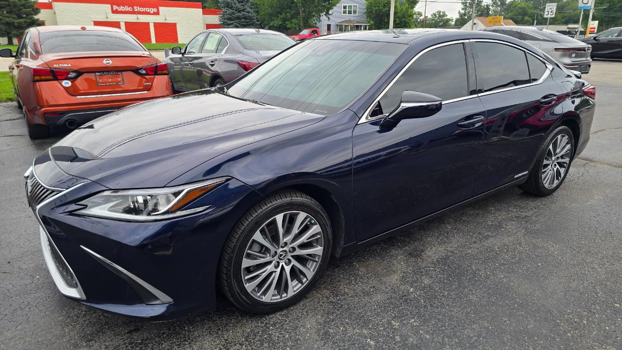 Lexus ES 300h Base 2021
