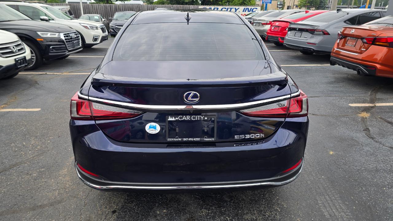 Lexus ES 300h Base 2021