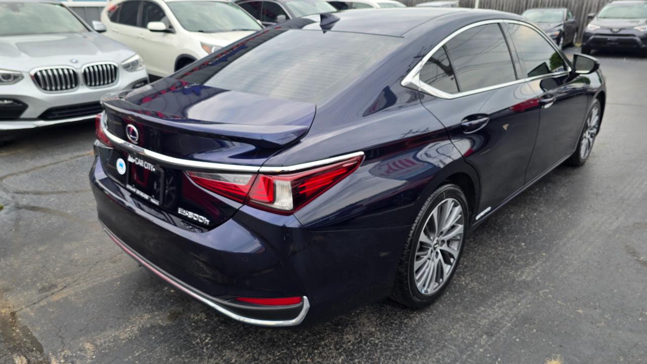 Lexus ES 300h Base 2021