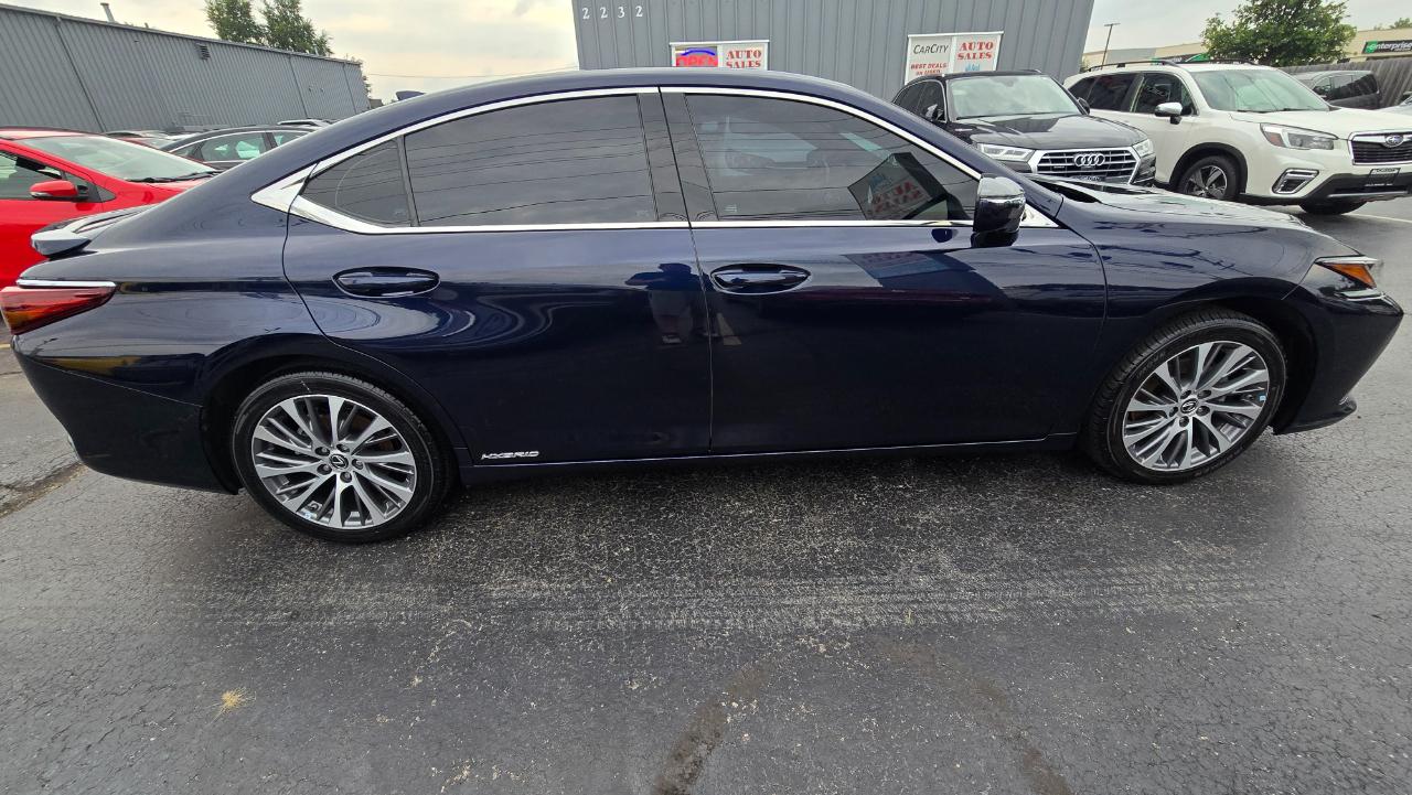 Lexus ES 300h Base 2021