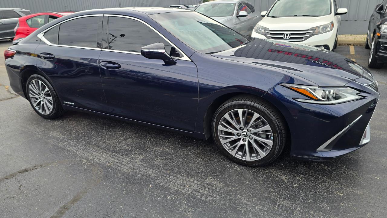 Lexus ES 300h Base 2021