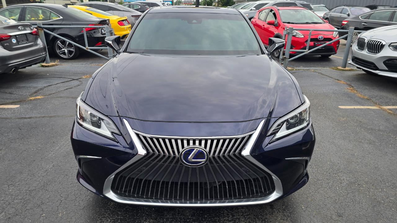 Lexus ES 300h Base 2021
