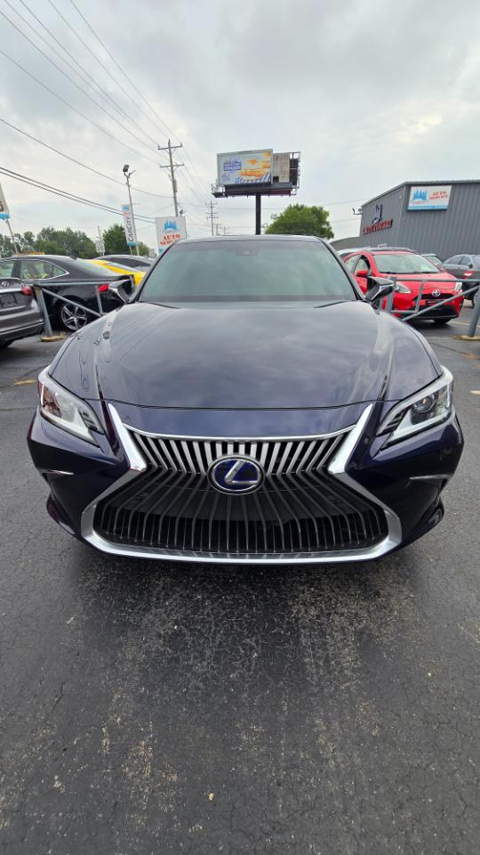 Lexus ES 300h Base 2021