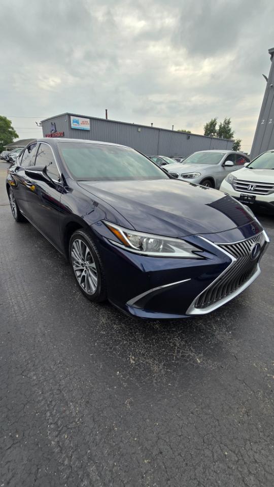 Lexus ES 300h Base 2021