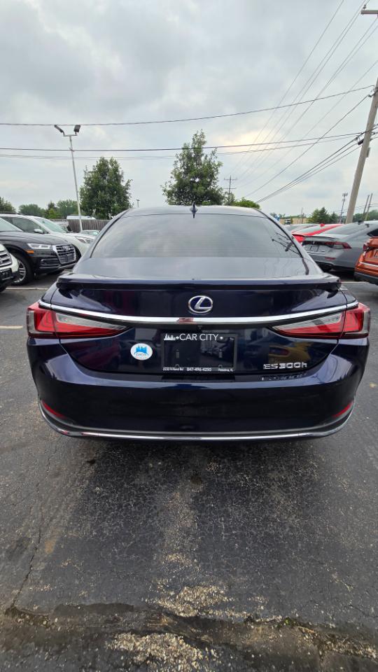 Lexus ES 300h Base 2021