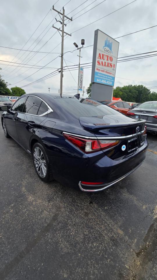 Lexus ES 300h Base 2021