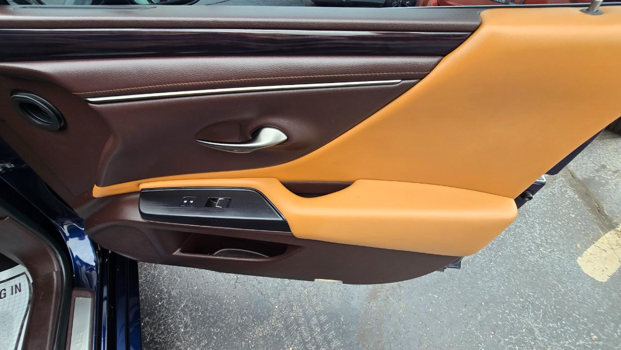 Lexus ES 300h Base 2021