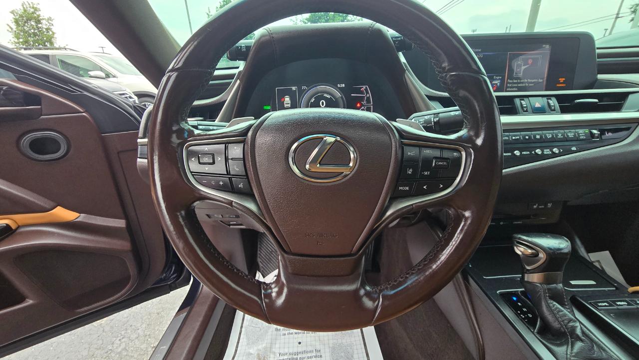 Lexus ES 300h Base 2021