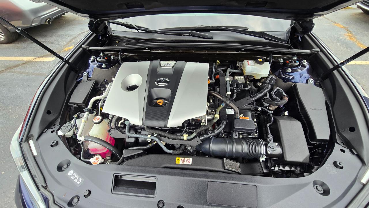 Lexus ES 300h Base 2021