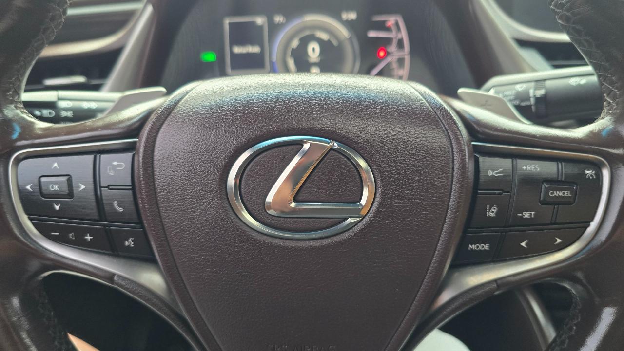 Lexus ES 300h Base 2021