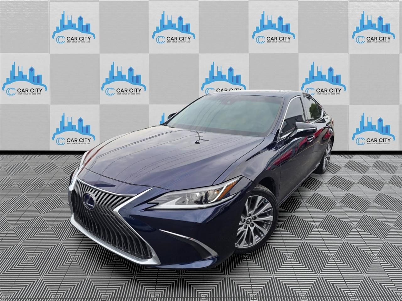 Lexus ES 300h Luxury 2021