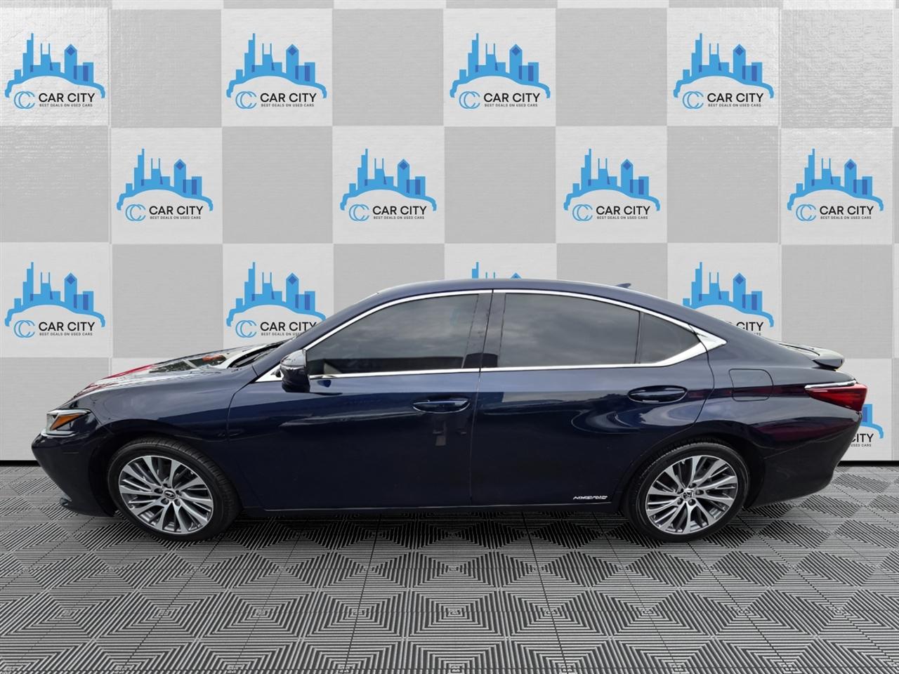 Lexus ES 300h Luxury 2021